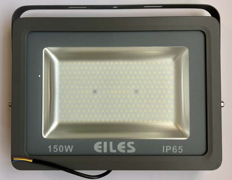 پروژکتور SMD نیو اسلیم ۱۵۰ وات ایلس (eiles) ـ نمای روبرو